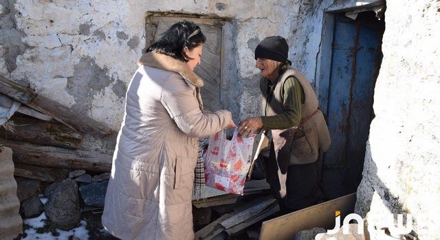 Новогодний сюрприз для социально незащищённых