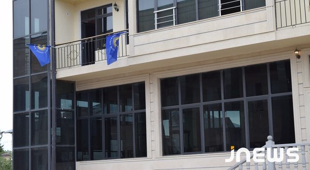 “Грузинская мечта” проводит акцию ” от двери к двери”