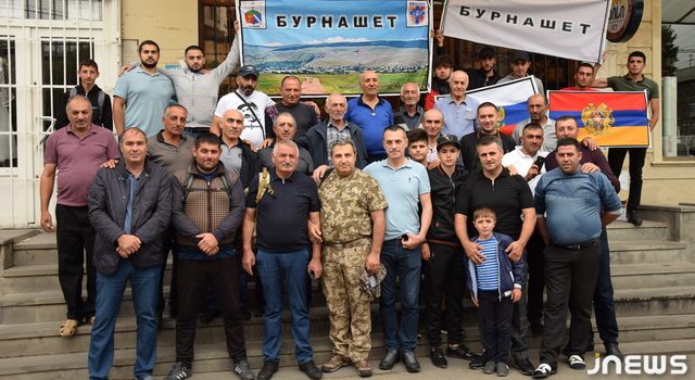 Бурнашетцы пошли покорять вершину Арарата