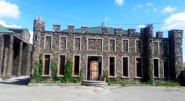 Ресторан Форель предлагает новогодние скидки (R)