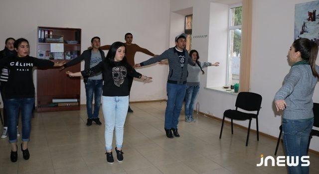 «Бродячие» репетиции театрального кружка