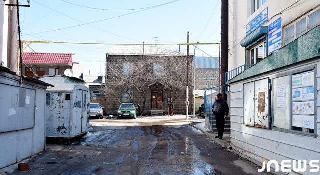 Продается дом у рынка Ахалкалаки (R)