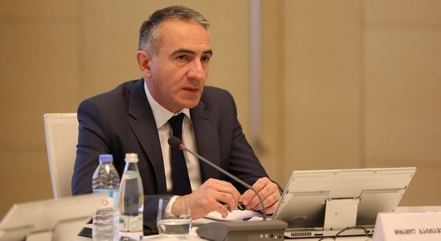 Школы Грузии покинули 6000 педагогов-пенсионеров