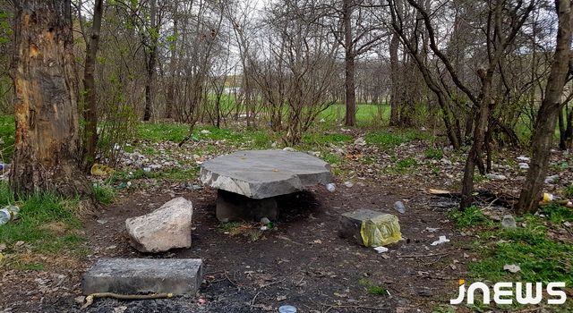 Отдых на природе или в мусорной свалке