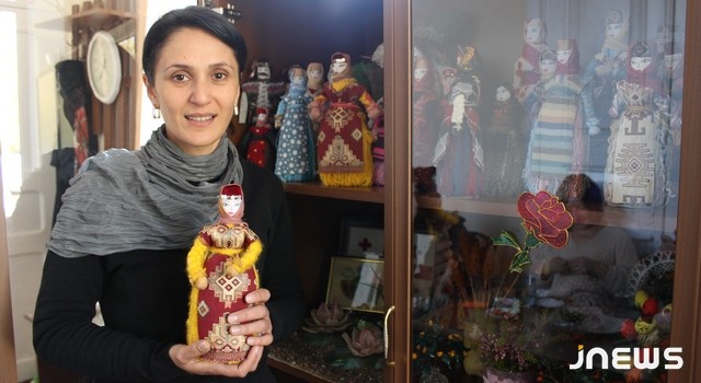 Джавахская кукла в каринской национальной одежде