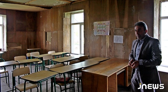 Бывшее здание сельсовета теперь служит школой