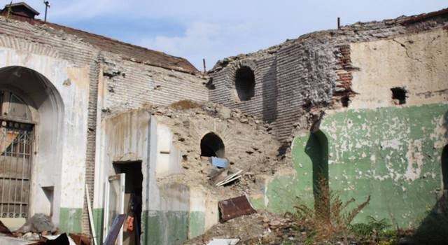 Церковь Сурб Минас в Тбилиси на грани разрушения