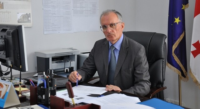 Учебники из Армении должны быть утверждены в Грузии