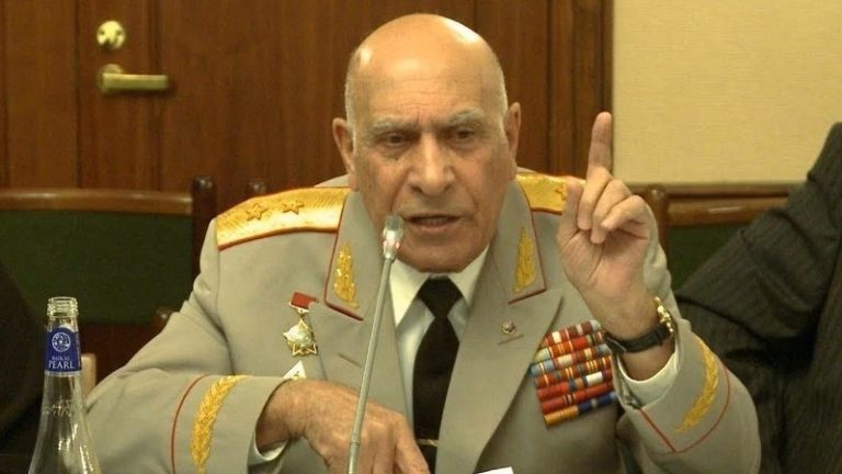 Бывший глава армянской армии отказался от гражданства в знак протеста против правительства