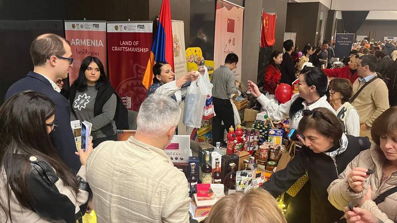 Посольство Армении приняло участие в новогодней ярмарке в Тбилиси