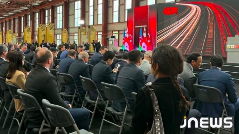 Началась церемония открытия железной дороги БТК