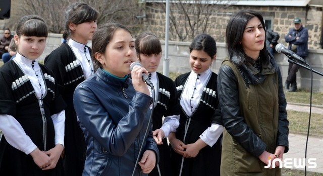 Дань дружбе в Ниноцминде