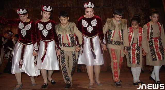 Во время концерта в Дамале рухнула сцена