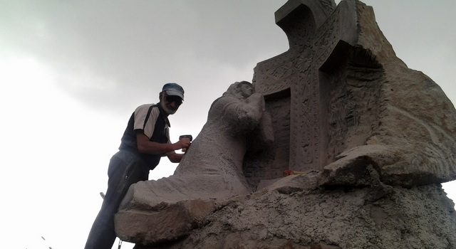 Цветной художник бесцветных картин