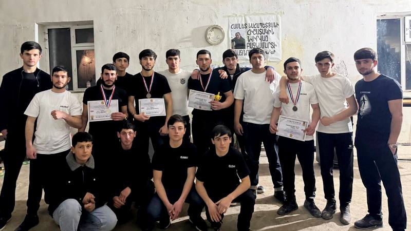 В селе Малый Самсар прошло первенство по армрестлингу