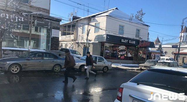 Запутанное и опасное движение в Ахалкалаки