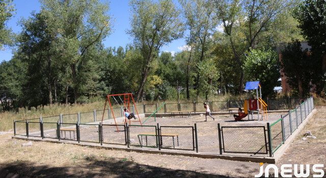 «Измученные» предметы «многострадальной» игровой площадки