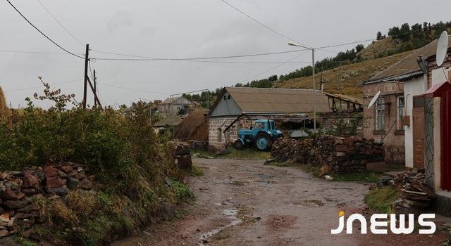 Им всего лишь нужна медсестра
