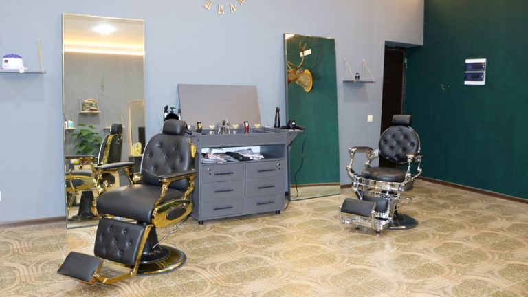 В Ахалкалаки открылся новый барбершоп «Hunter Barbers» (R)