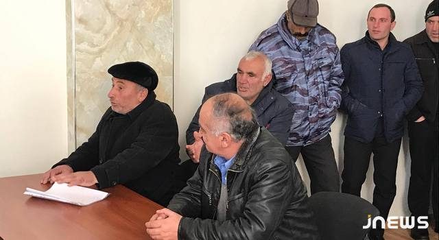 Вачианцы организовали сбор подписей