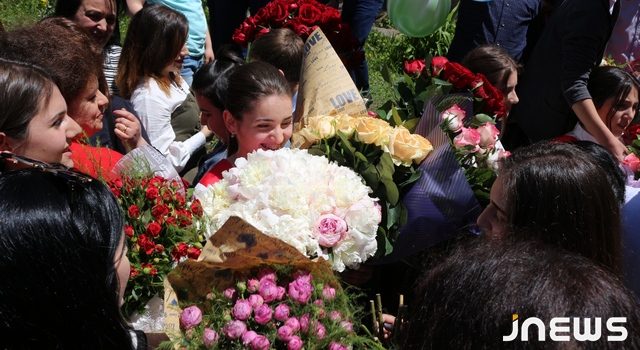 Парад цветов: 101 роза больше не актуальна