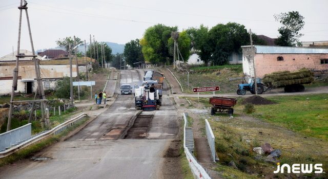 Начался ремонт дороги, ведущей в Армению