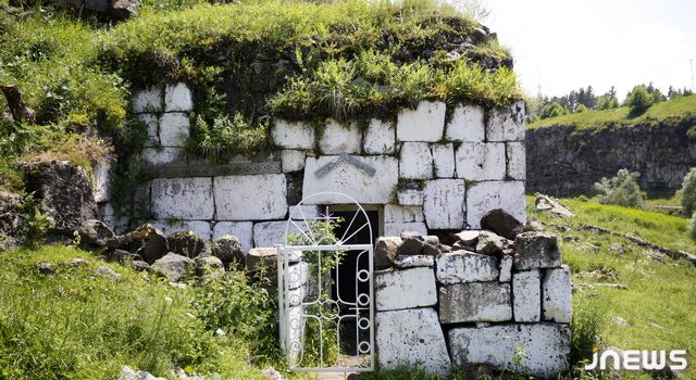 “Чгнавор”, “Ванк”, или “Цахкаванк”