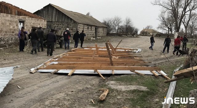 Ущерб от сильного ветра возместят