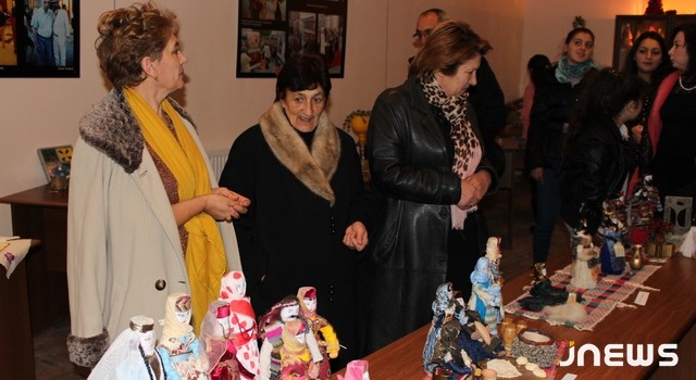 Выставка джавахских кукол