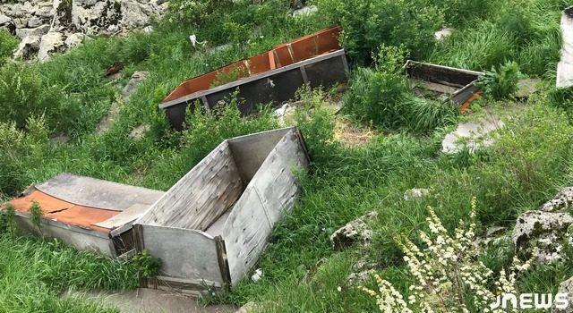 Гробы на дороге Ахалкалаки-Ниноцминда