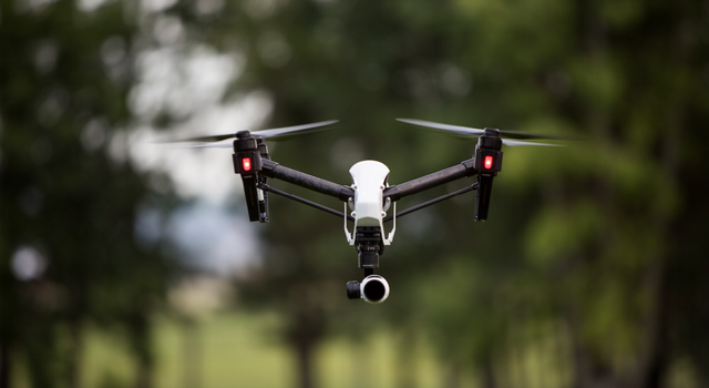 Дроны нельзя поднимать выше 122 метров