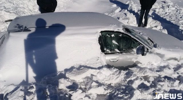 Потерянный в снегах автомобиль все еще там же