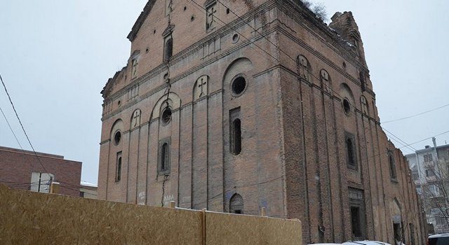 Новая угроза Церкви Шамхорецоц Сурб Аствацацин в Тбилиси