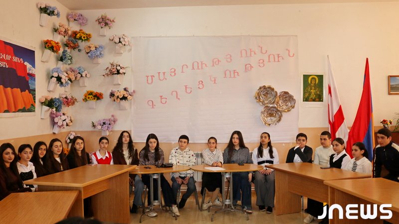 Дарить ли девочкам подарки…