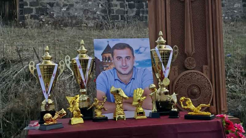 В селе Маджадия стартовал футбольный турнир памяти Артура Пароняна