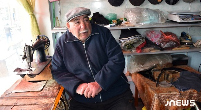 “Раньше все носили шапки”