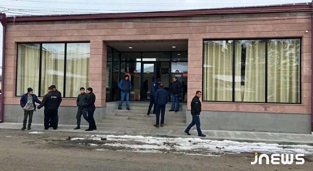Обокрали мебельный магазин депутата