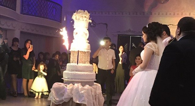 Количество участников свадьбы не должно превышать 10 человек