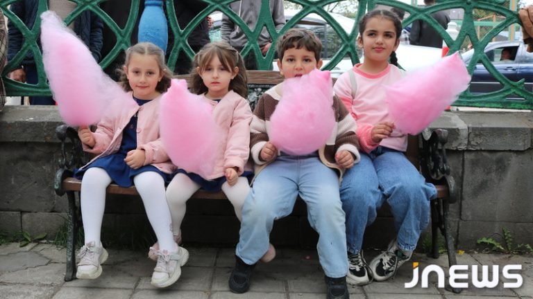 Яркие улыбки Дня защиты детей в Ахалкалаки (Photo)