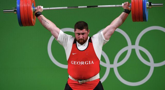 Грузинский тяжелоатлет установил два мировых рекорда