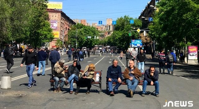 В Ереване хотят революции