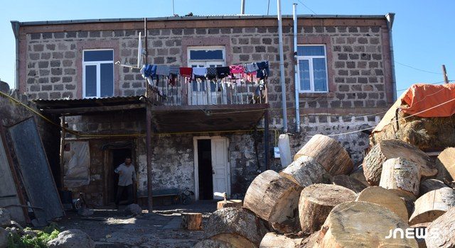 Болезнь и нищета в сговоре против них