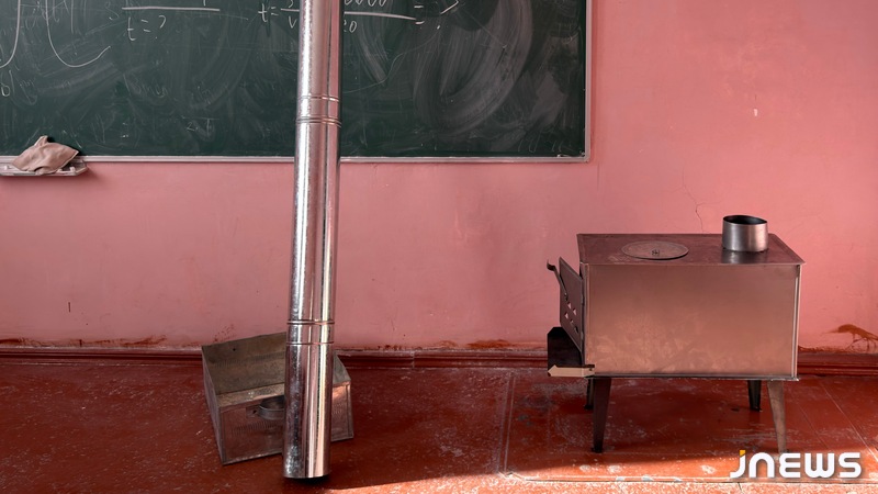 Некоторые школы Ахалкалаки встречают зиму брикетным отоплением