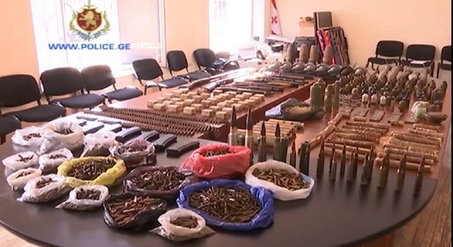 Жители Самцхе-Джавахети сдали полиции оружие