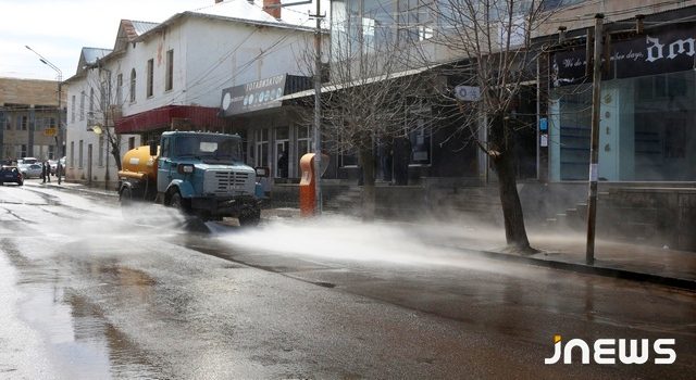 Моют улицы Ахалкалаки