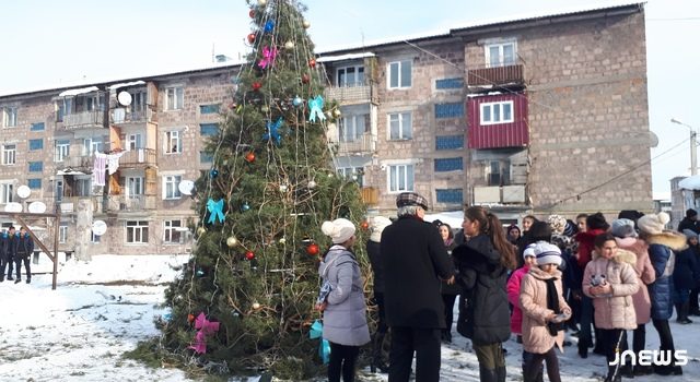 Праздничный концерт в бывшем военном городке