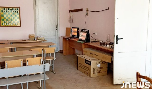 ВОЗ и ЮНИСЕФ – Жизненно важно, чтобы обучение в классах продолжалось