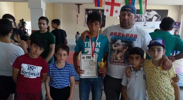 Награды с международного соревнования по вольной борьбе