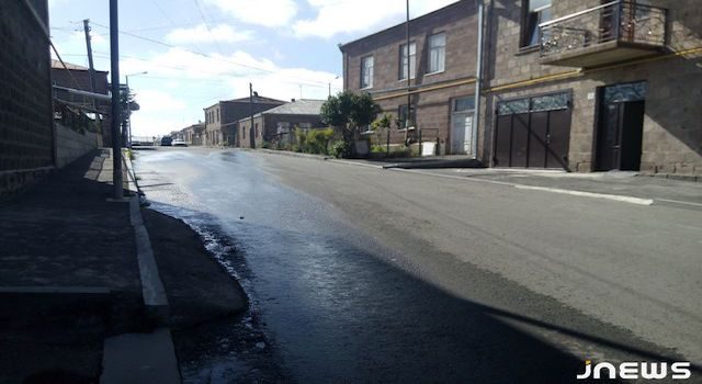 Сточные воды заливаются в жилые дома