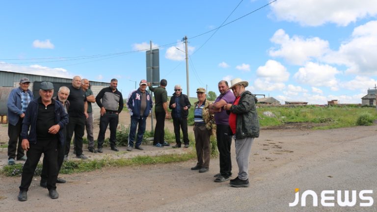 Разбитая трасса Ахалкалаки–Карцах вынуждает жителей Сулды обращаться к правительству